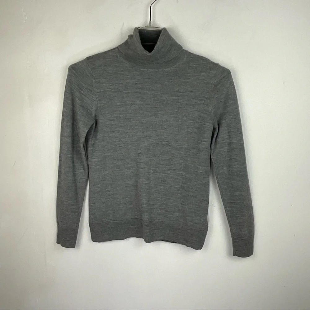 Tahari Sweater Merino Wool Womens  Turtleneck Grey Knit Size‎ M - Picture 2 of 9